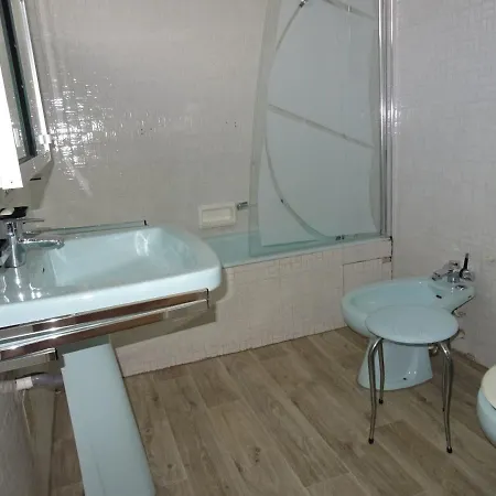 Apartament T3 Avec Balcon Aux Sables-d'olonne - Fr-1-92-803 *